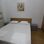 Mane 公寓 *