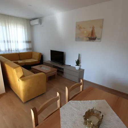 Mane Apartment Sarande
