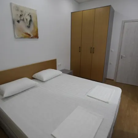 Mane Apartment Sarande